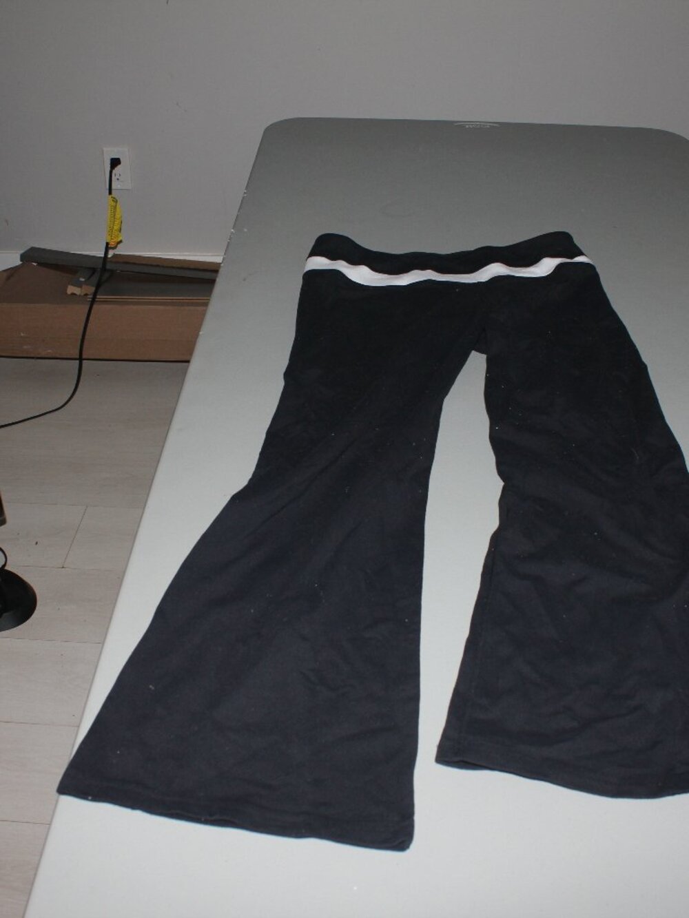 Black Lulu:emon Athletic Pants Size 6 or 8